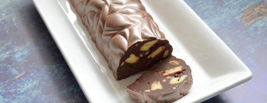 Chocolate Logs are a Surprisingly Easy Way to Impress