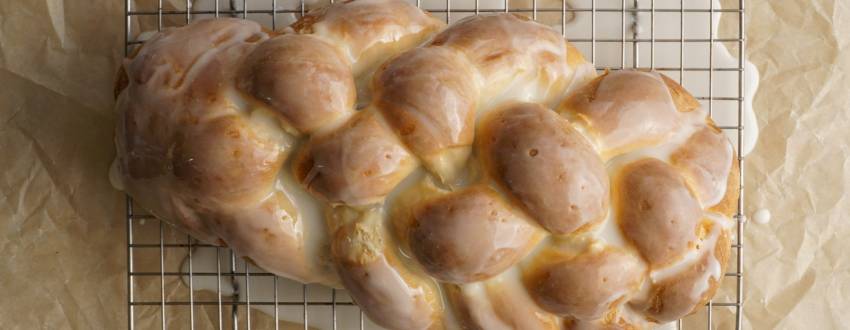 This Glazed Donut Challah Is Perfect For Shabbat Chanukah (And So Easy!)