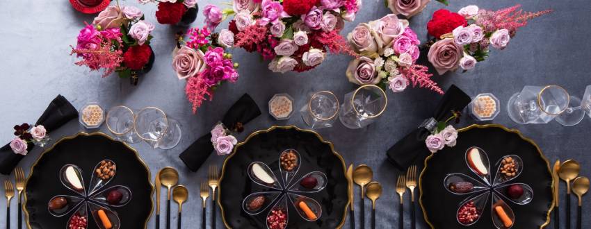 Set Your Rosh Hashanah Table with an Elegant Flair: A Black and Pink Theme with Personalized Simanim