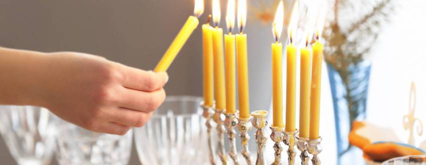 Can You Light Chanukah Candles After The Shabbat Candles?
