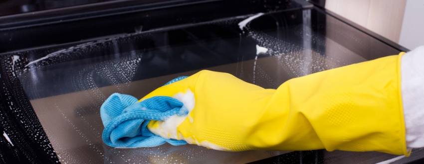 How to Clean the Oven in Just 5 Easy Steps
