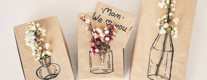 Try this Easy Wrapping Design for Mother's Day!