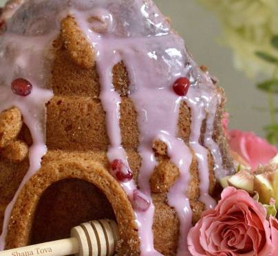 Make This Beautiful Beehive Cake For Rosh Hashanah! (With How-To Video!)