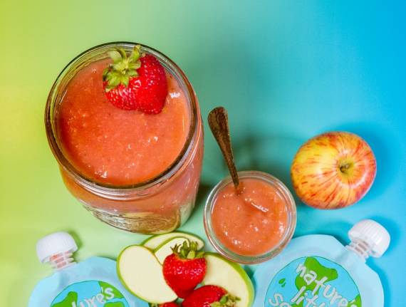 How to Make Homemade Applesauce Your Kids Will Love