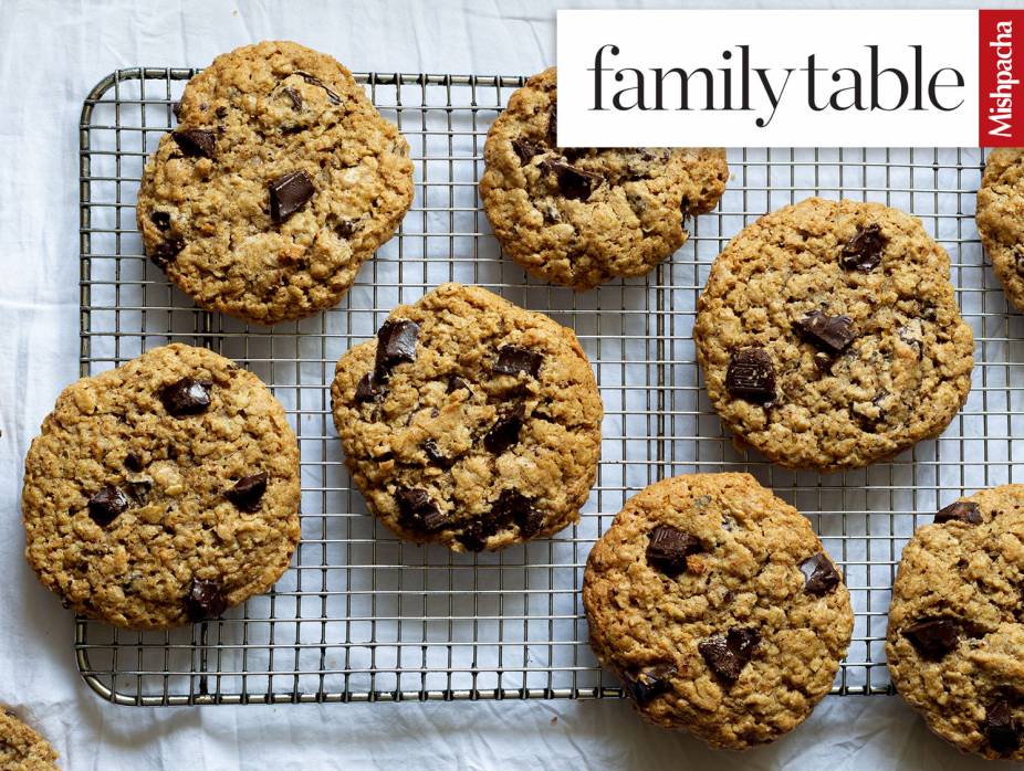Healthier Chocolate Chip Oatmeal Cookies