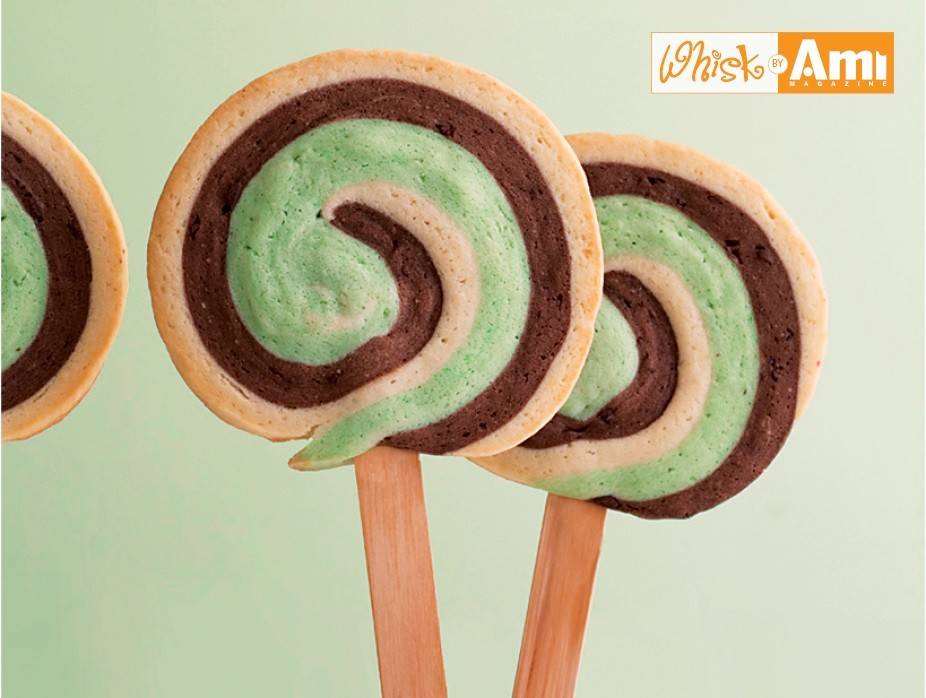 Matcha Chocolate Swirl Cookie Pops