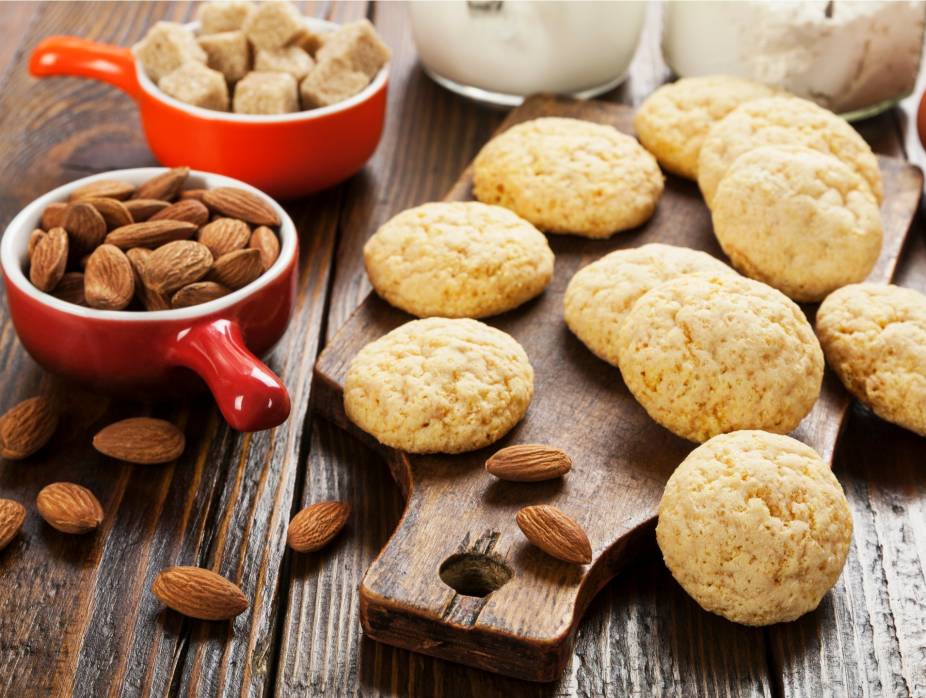 Melt-In-Your-Mouth Almond Cookies