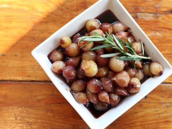 Pearl Onions in Red Wine Reduction