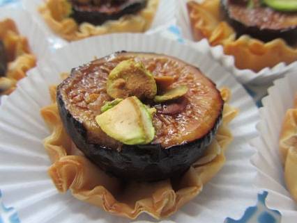 Balsamic Roasted Fig Tartlets with Pistachios and Honey