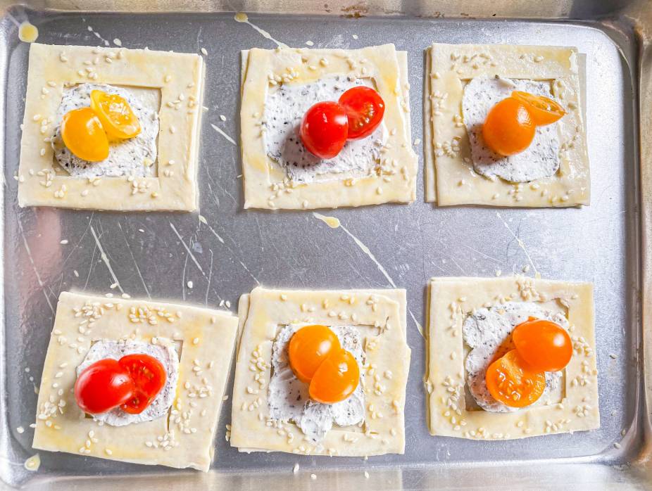 Tomato and Goat Cheese Pastries