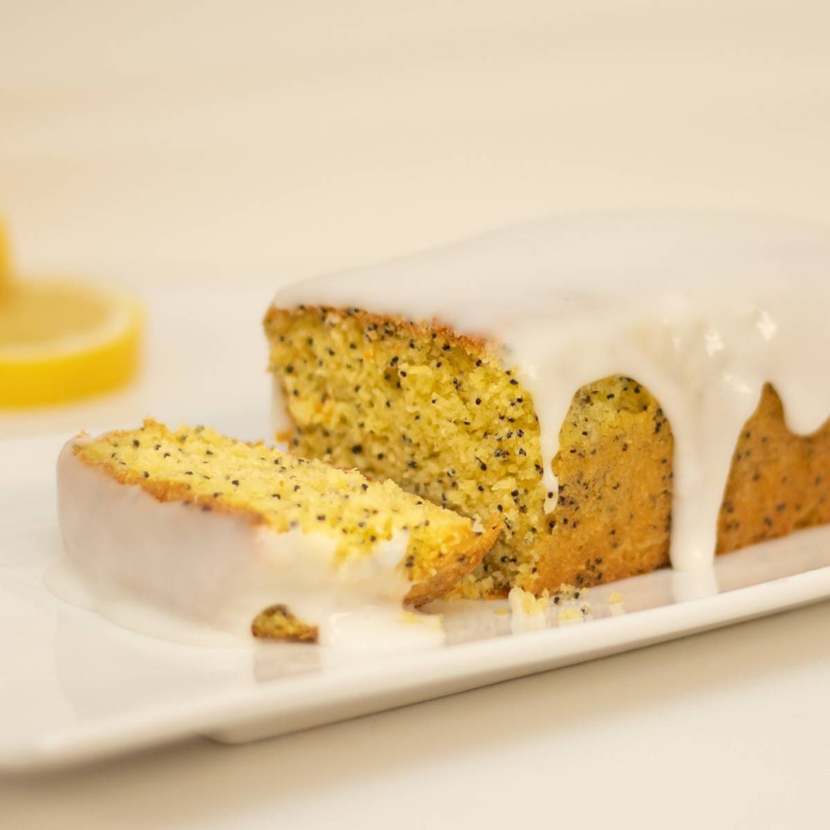 Lemon Vanilla and Poppy Seed Cake | Seed cake, Poppy seed 