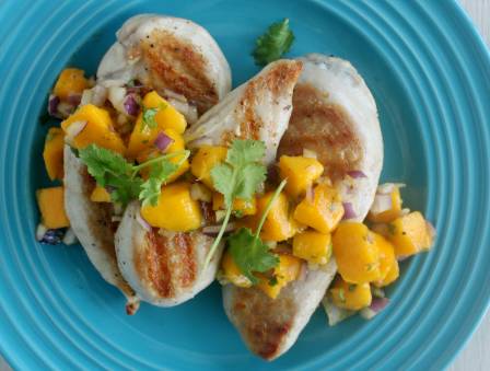Grilled Chicken Fillets with Fresh Mango and Red Onion Salsa