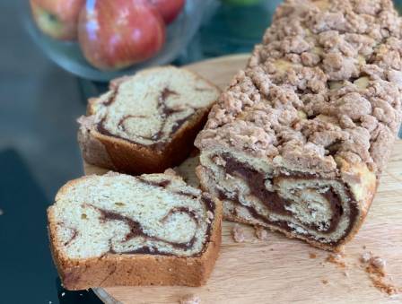 Apple Butter Swirl Loaf Cake with Brown Sugar Crumble