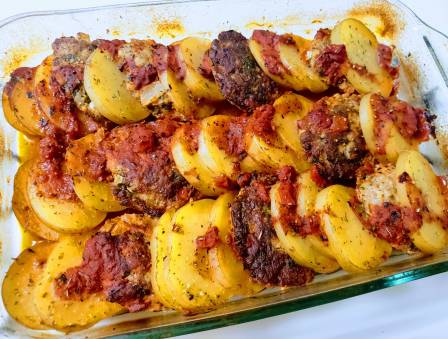 Albanian Kofte and Potatoes 