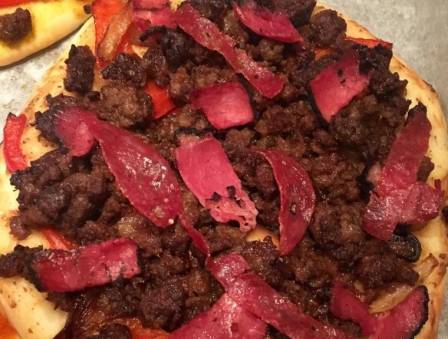 No-Rise Pizza with Meat Topping