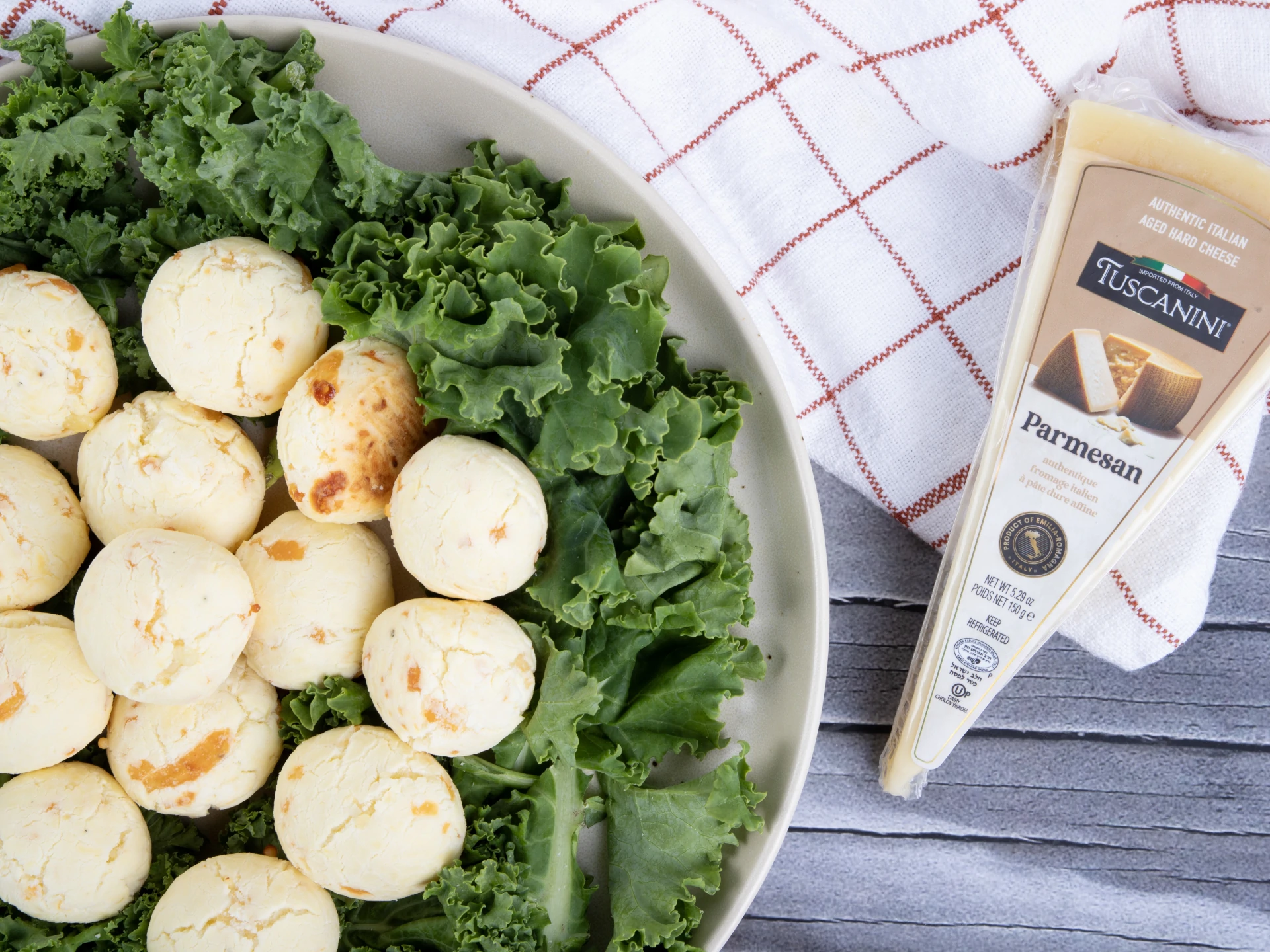 Pao de Queijo (Brazilian Cheese Rolls)