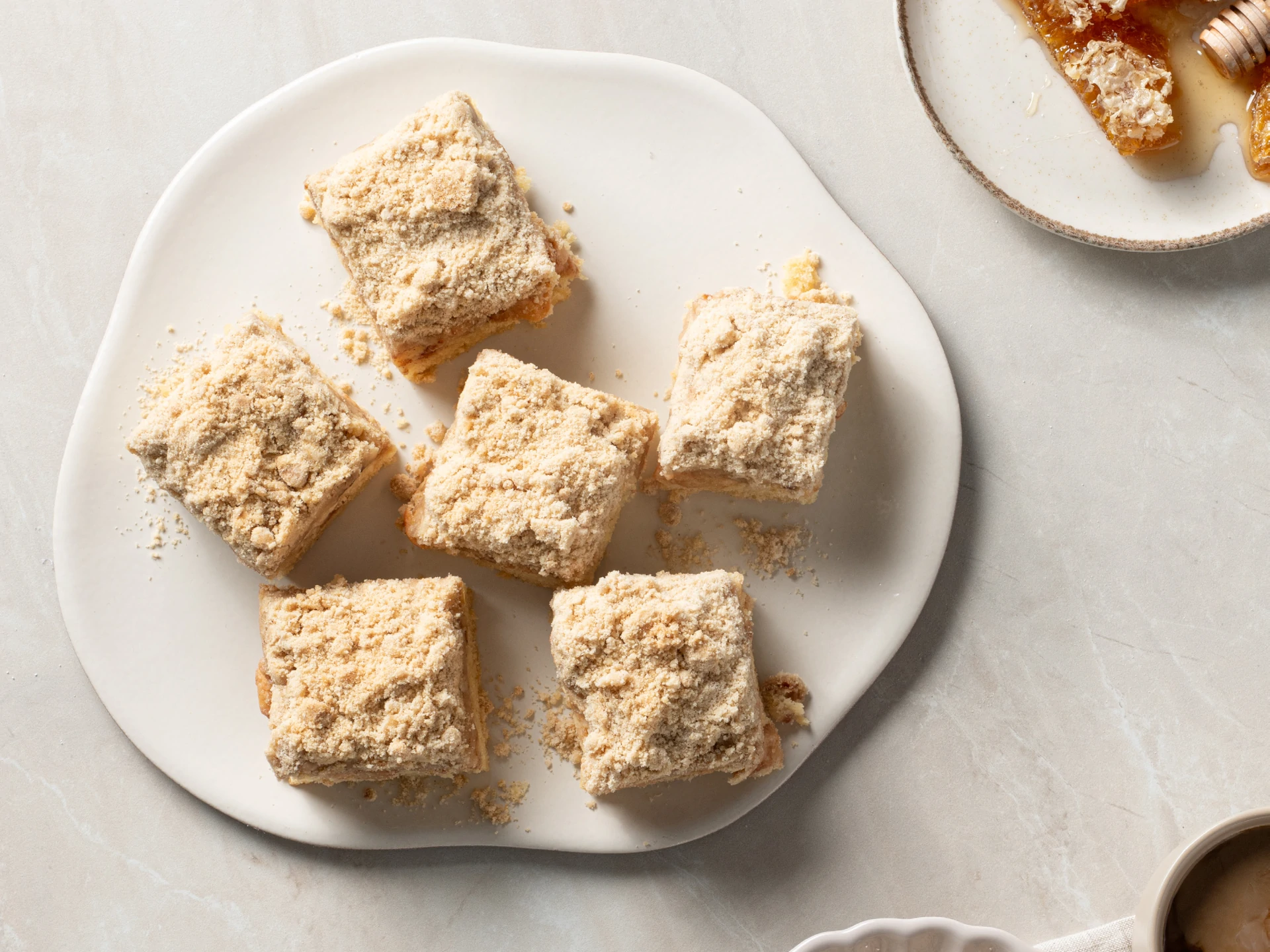 Apple Crumb Coffee Cake