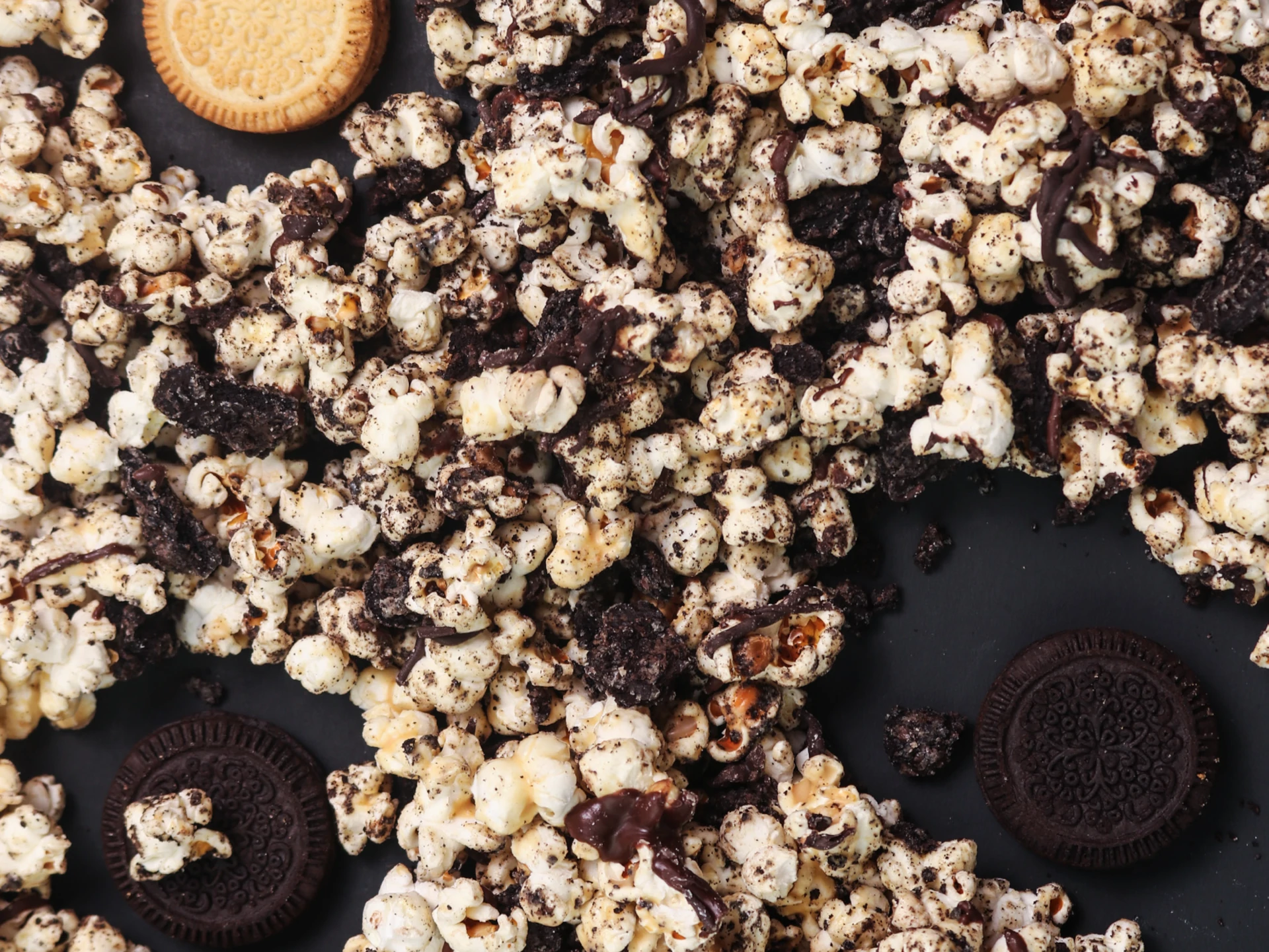Addictive Peanut Butter Oreo Popcorn