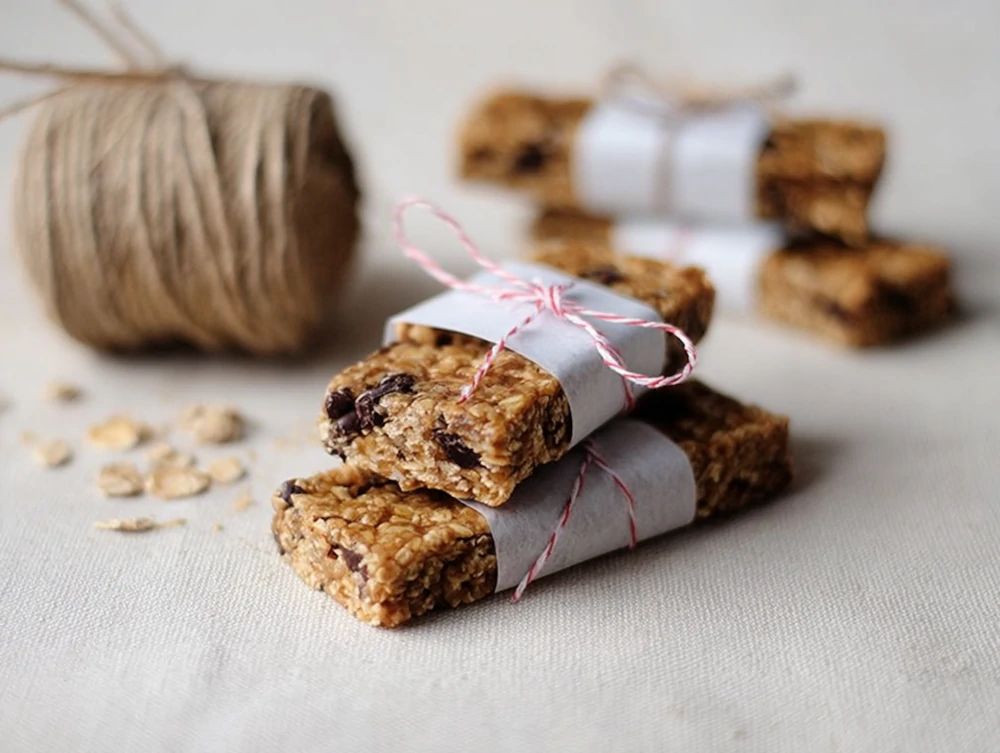 Chewy Chocolate Chip Granola Bars