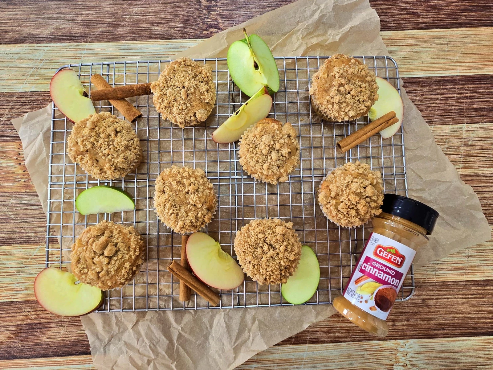 Apple Cinnamon Crumb Muffins