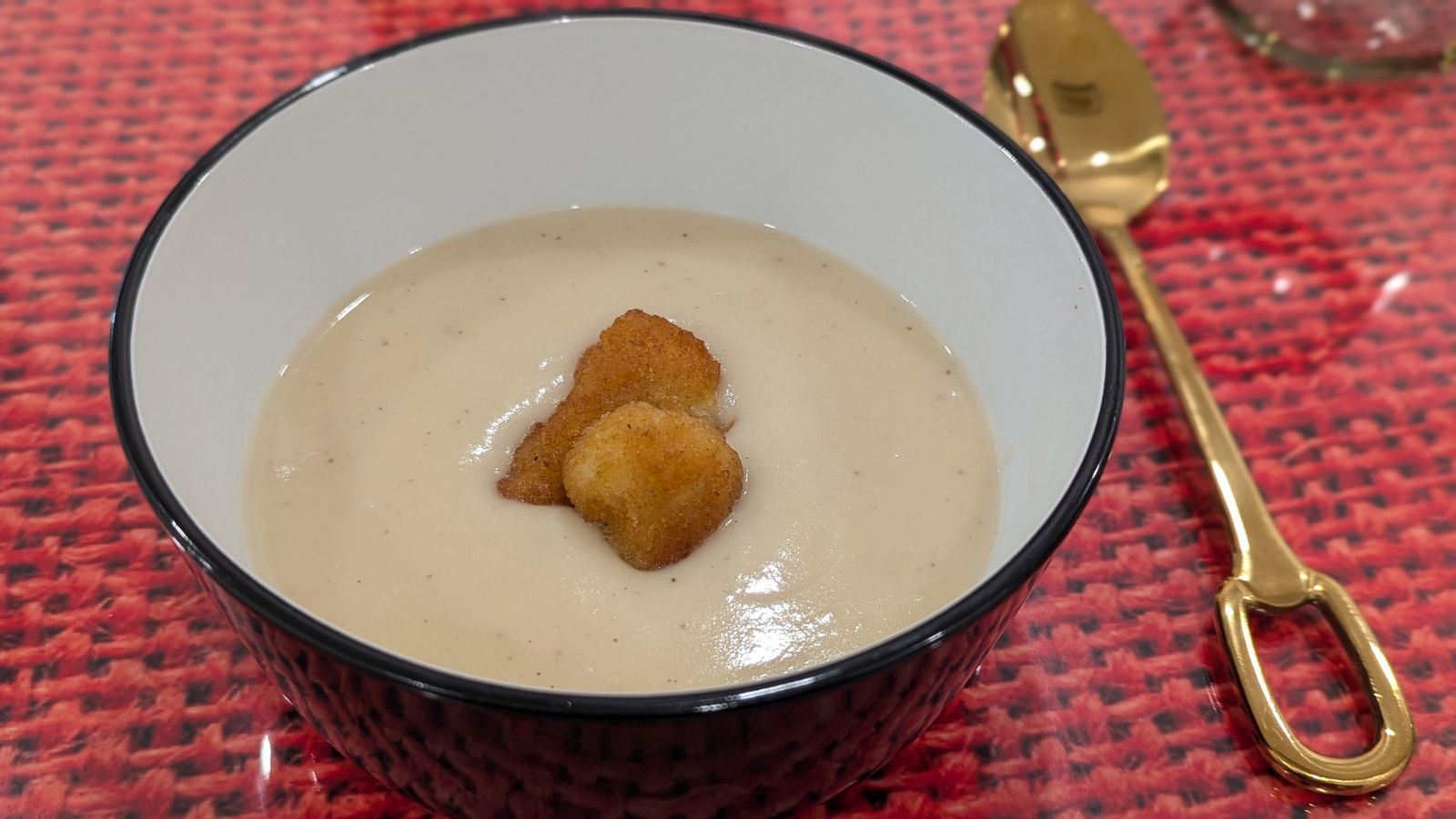 Velvety Cauliflower Soup