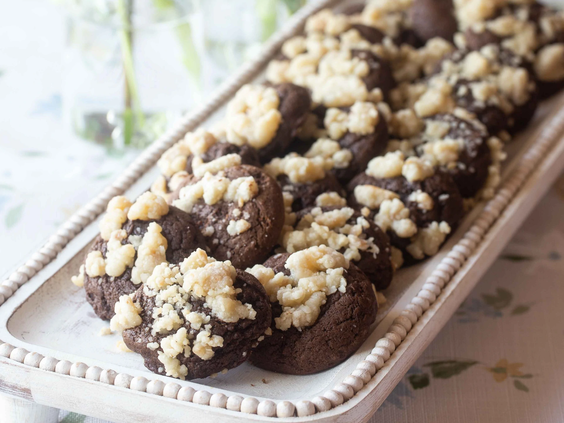 Chocolate Cookies with Cream Cheese Crumbs