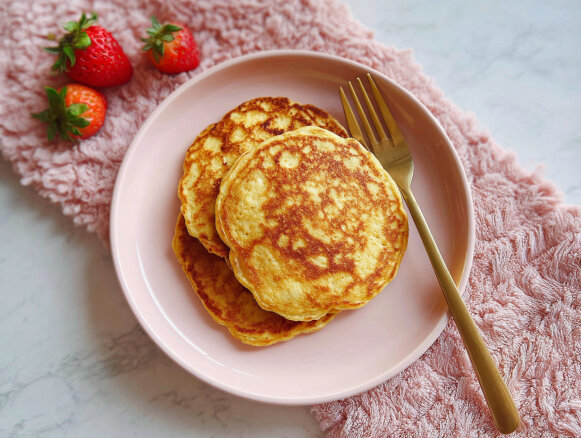 Fluffy Banana Pancakes for Pesach